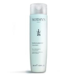 Sothys Lotion Démaquillant Pureté, een innovatieve tweefasige reinigingslotion die speciaal is samengesteld om de huid te bevrijden van dagelijkse onzuiverheden